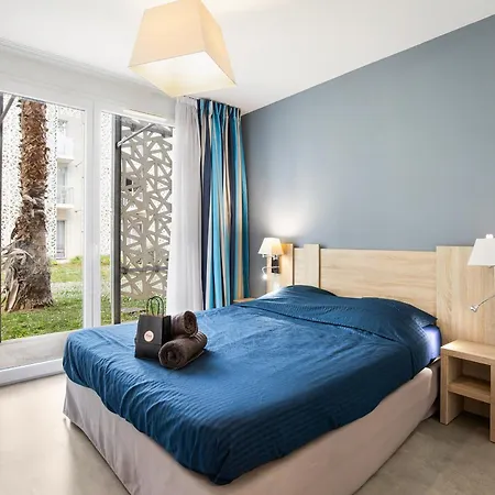 Palm Walk By Pom Clim, Parking Agde